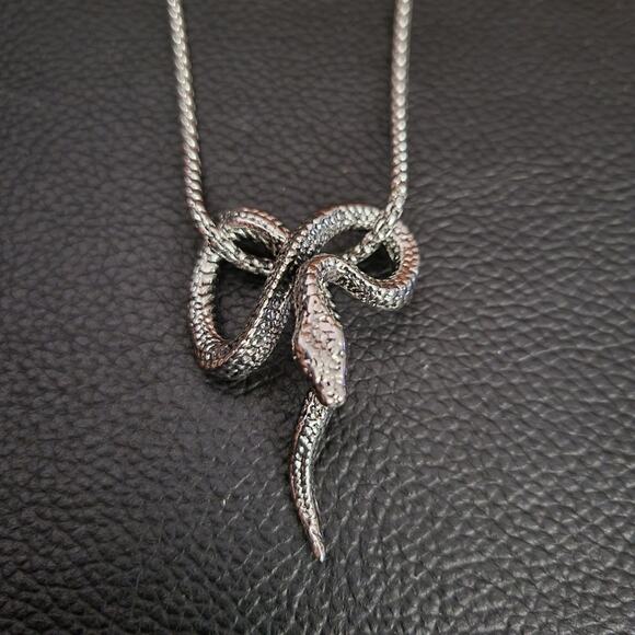 Silver coiled snake chain necklace - Picture 2 of 4
